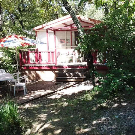 Chalet Morea Gitotel 캠프장 보귀에