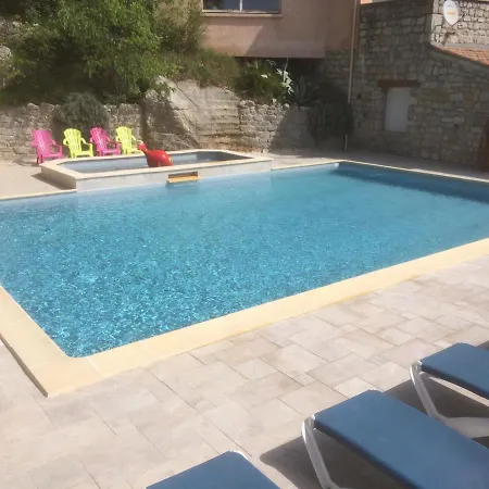 캠프장 Chalet Morea Gitotel